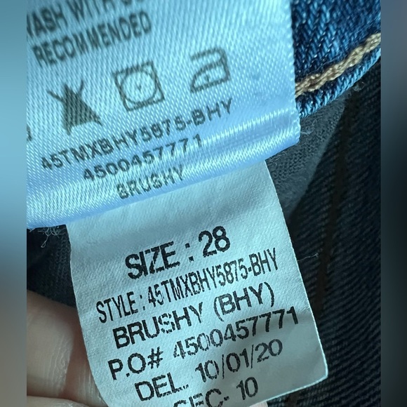 Joe's Jeans Distressed Boyfriend Slim Ankle Cigarette in Brushy Wash. Size 28 - Picture 8 of 11